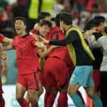 ポルトガルを撃破し喜ぶ韓国代表の選手たち