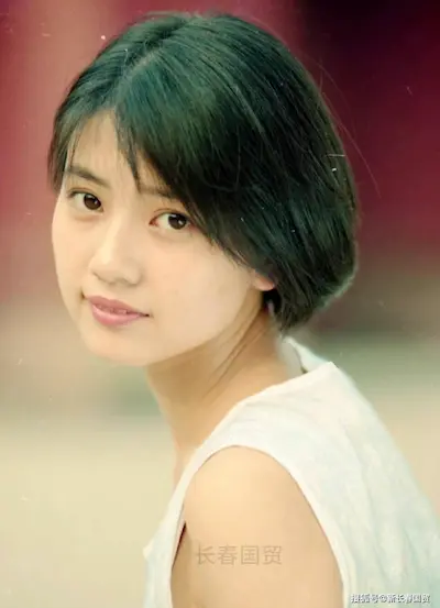 中国の女優、高圓圓(43)の若い頃の写真