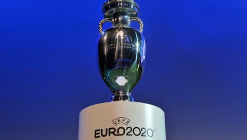 EURO2020のトロフィー