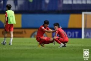 日本に負けて落ち込むU-17韓国代表の選手たち