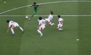 サッカー日本代表がサウジアラビア戦で3連続シュートブロックで魅せる