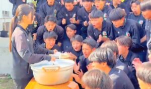 長尾高校サッカー部の女子マネージャーがカレー作り