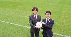 サッカー日本代表の森保一監督と韓国代表のホン・ミョンボ監督