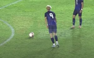U-23アジアカップ予選のアフガニスタン戦でフリーキックからゴールを決めたサッカーU-23日本代表FW後藤啓介